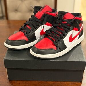 Size 8 Men’s Nike Air Jordan 1 Mid - Black/Fire Red/White